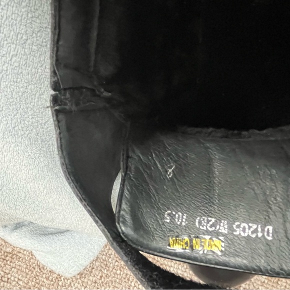 Brand new boots for women, wide, very comfortable, leather, made in USA. - Picture 6 of 8